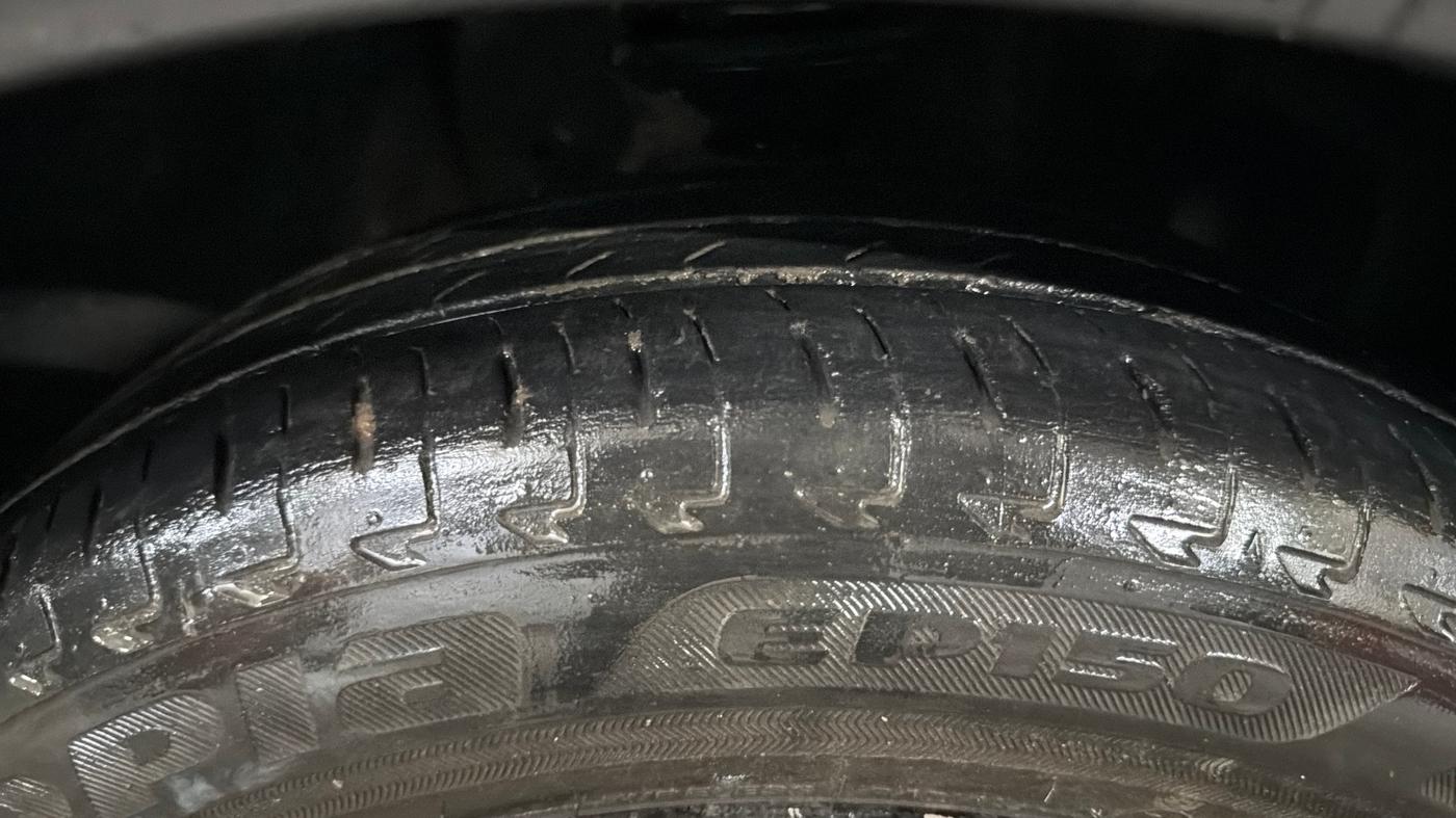 2018 Maruti IGNIS ZETA 1.2 AMT, Petrol, Automatic, 94,094 km, Right Front Tyre Tread