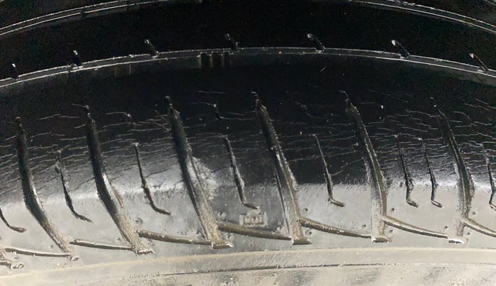 2016 Renault Duster 85 PS RXL DIESEL, Diesel, Manual, 47,937 km, Right Rear Tyre Tread