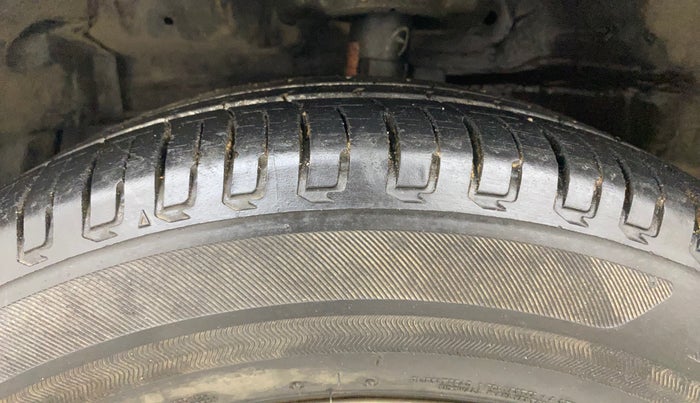 2014 Maruti Swift ZXI, Petrol, Manual, 55,967 km, Left Front Tyre Tread
