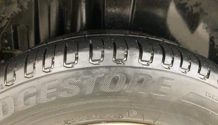 2014 Maruti Swift ZXI, Petrol, Manual, 55,967 km, Right Rear Tyre Tread