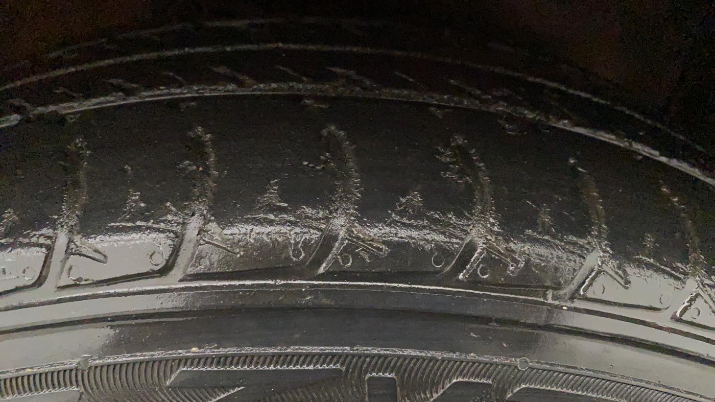 2017 Maruti Celerio ZXI AMT (O), CNG, Automatic, 36,767 km, Right Front Tyre Tread