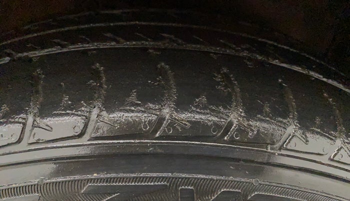 2017 Maruti Celerio ZXI AMT (O), CNG, Automatic, 36,767 km, Right Front Tyre Tread