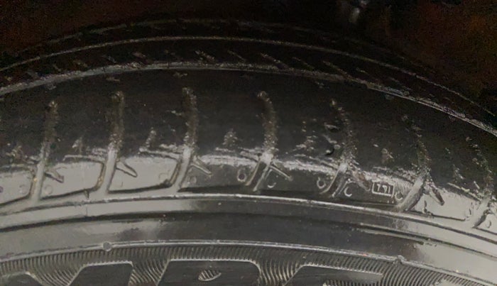 2017 Maruti Celerio ZXI AMT (O), CNG, Automatic, 36,767 km, Right Rear Tyre Tread
