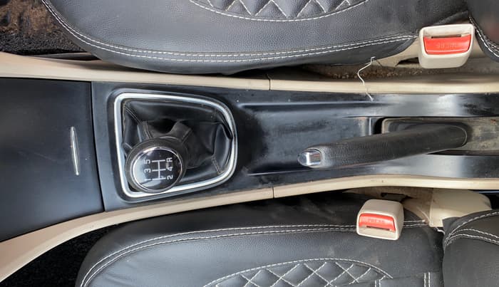 2023 Maruti Ciaz ZETA 1.5 SHVS MT PETROL, Petrol, Manual, 99,239 km, Gear Lever