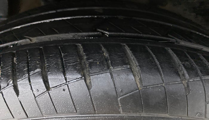 2019 Hyundai Creta 1.6 VTVT SX AUTO, Petrol, Automatic, 28,096 km, Right Rear Tyre Tread
