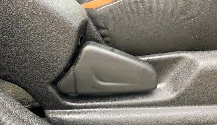 2020 Renault Kwid CLIMBER 1.0 (O), Petrol, Manual, 34,911 km, Driver Side Adjustment Panel