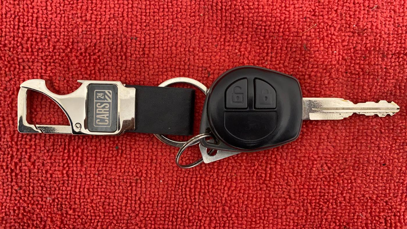 2015 Maruti Swift Dzire VXI, Petrol, Manual, 52,630 km, Key Close Up