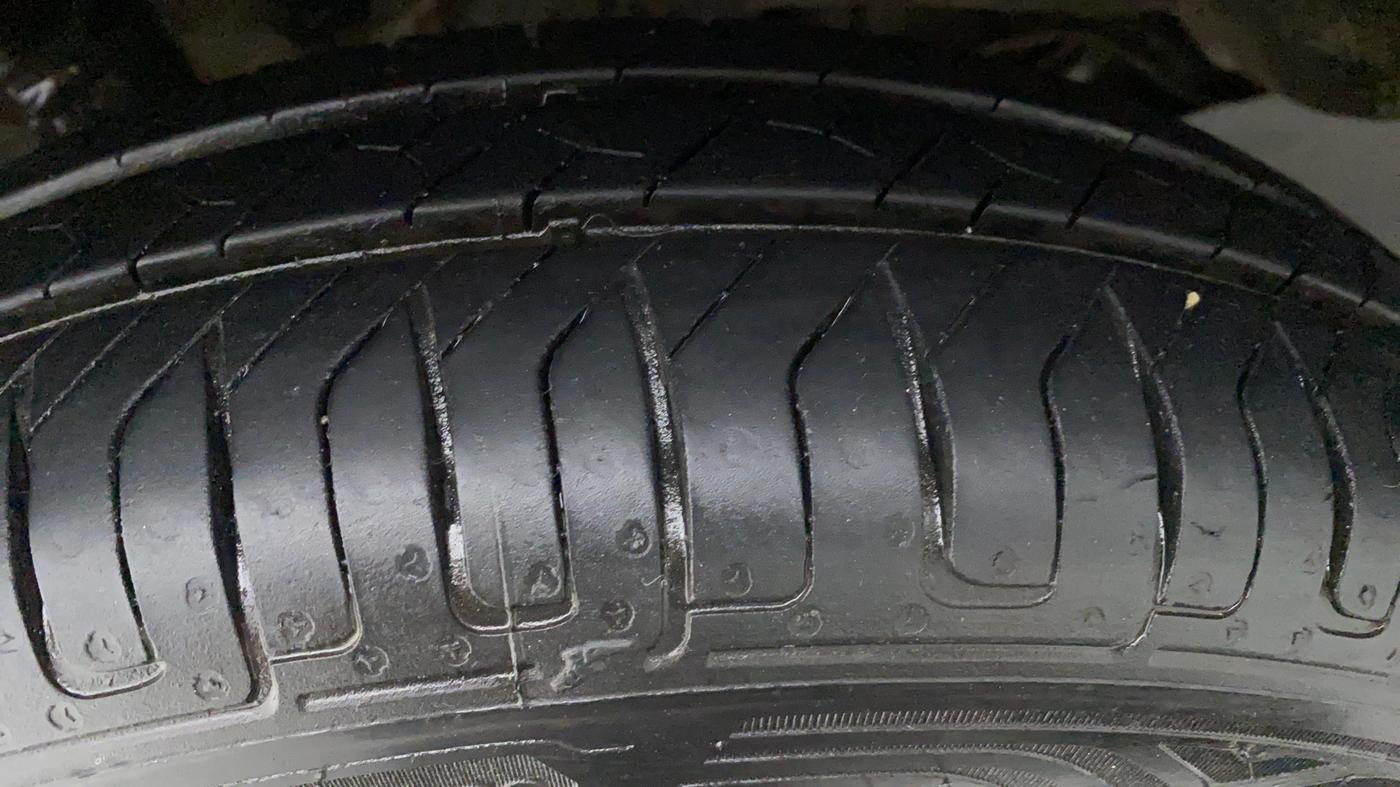 2012 Maruti Wagon R 1.0 LXI CNG, CNG, Manual, 87,309 km, Left Rear Tyre Tread