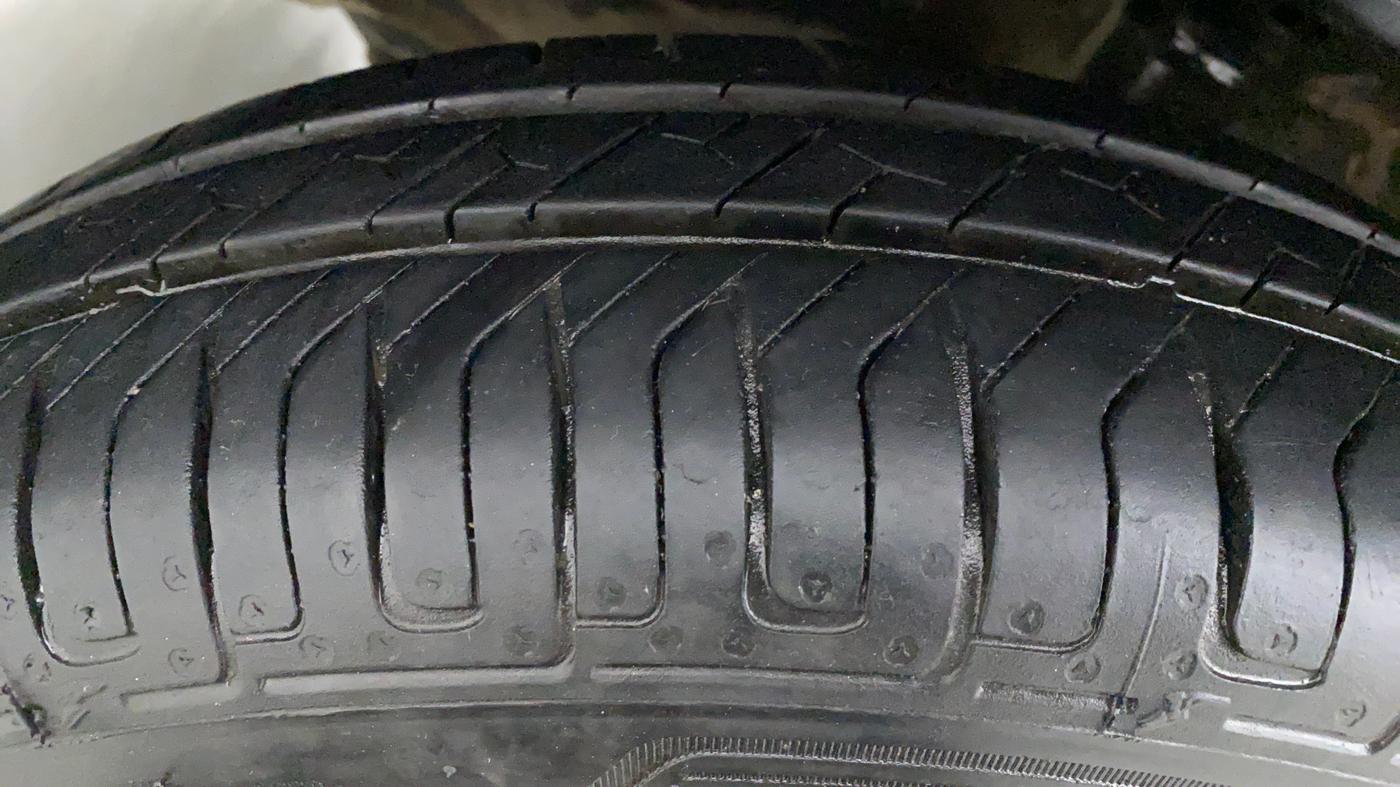 2012 Maruti Wagon R 1.0 LXI CNG, CNG, Manual, 87,309 km, Right Rear Tyre Tread