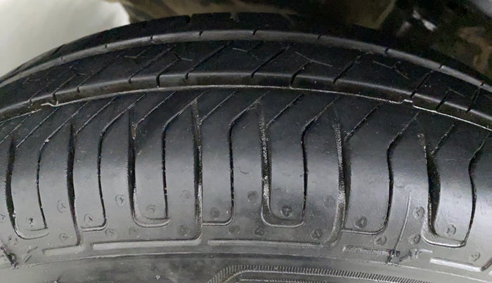 2012 Maruti Wagon R 1.0 LXI CNG, CNG, Manual, 87,309 km, Right Rear Tyre Tread