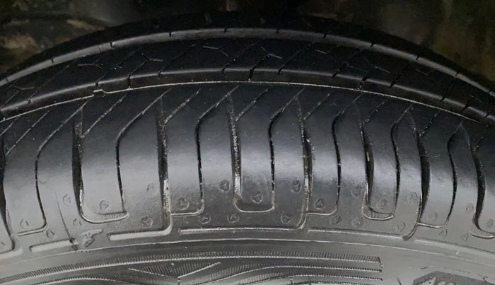 2012 Maruti Wagon R 1.0 LXI CNG, CNG, Manual, 87,309 km, Right Front Tyre Tread