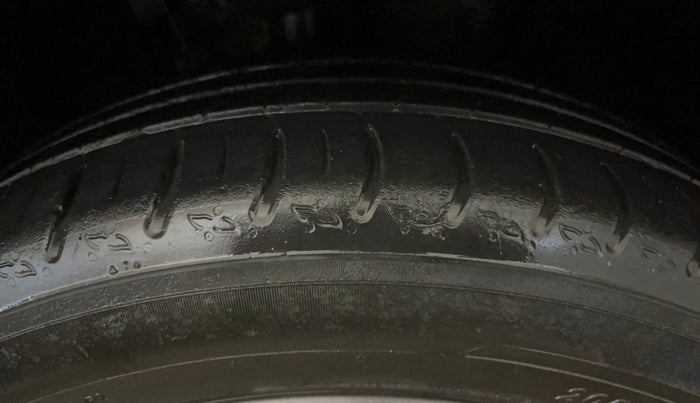 2021 Skoda KUSHAQ STYLE 1.5L TSI MT, Petrol, Manual, 1,06,096 km, Right Front Tyre Tread