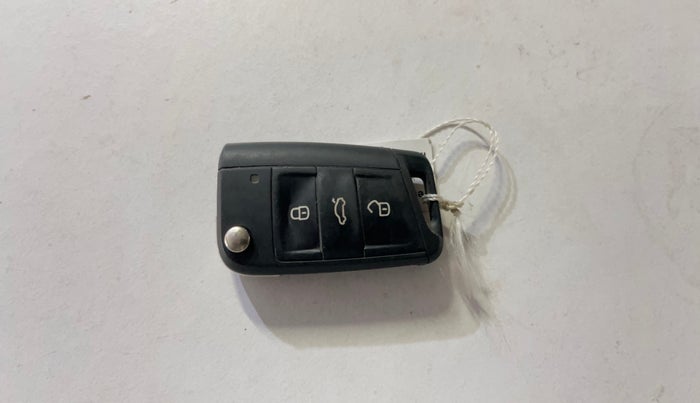 2021 Skoda KUSHAQ STYLE 1.5L TSI MT, Petrol, Manual, 1,06,096 km, Key Close Up