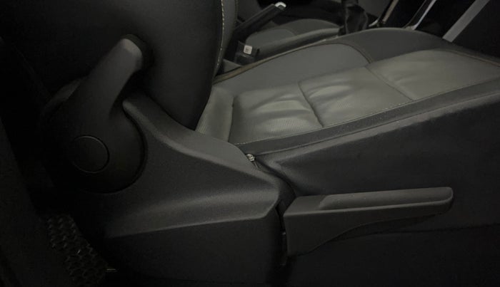 2021 Skoda KUSHAQ STYLE 1.5L TSI MT, Petrol, Manual, 1,06,096 km, Driver Side Adjustment Panel