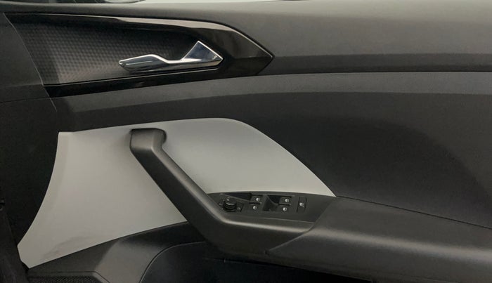 2021 Skoda KUSHAQ STYLE 1.5L TSI MT, Petrol, Manual, 1,06,096 km, Driver Side Door Panels Control