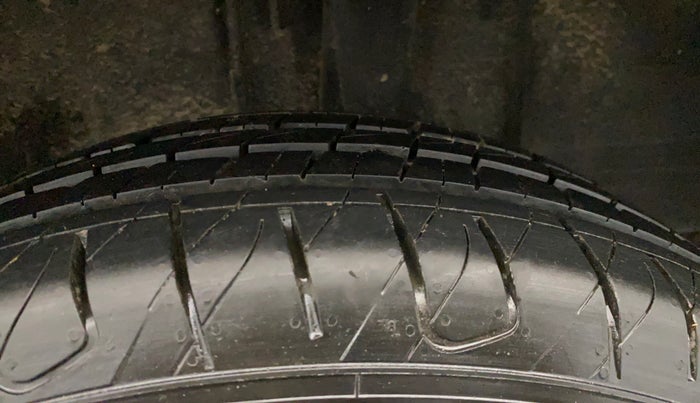 2021 Nissan MAGNITE XV MT, Petrol, Manual, 57,284 km, Left Rear Tyre Tread