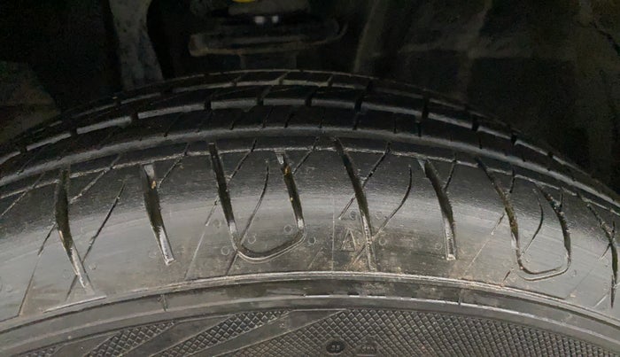 2021 Nissan MAGNITE XV MT, Petrol, Manual, 57,284 km, Right Front Tyre Tread