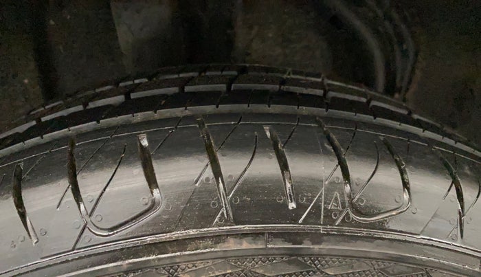 2021 Nissan MAGNITE XV MT, Petrol, Manual, 57,284 km, Right Rear Tyre Tread