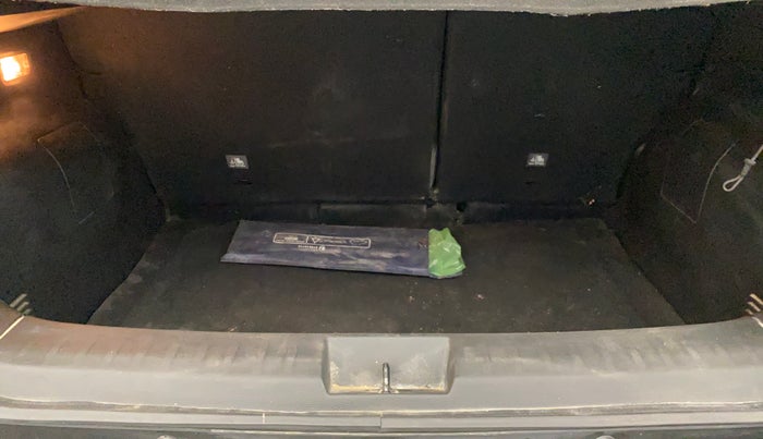 2021 Nissan MAGNITE XV MT, Petrol, Manual, 57,284 km, Boot Inside