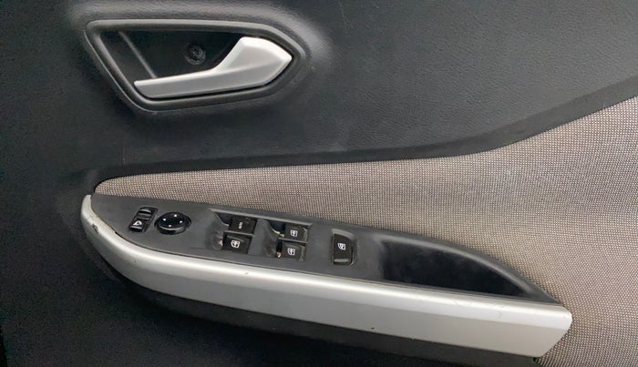 2021 Nissan MAGNITE XV MT, Petrol, Manual, 57,284 km, Driver Side Door Panels Control