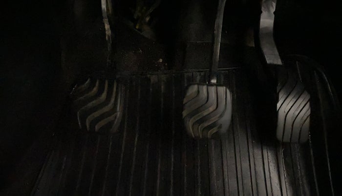 2021 Nissan MAGNITE XV MT, Petrol, Manual, 57,284 km, Pedals