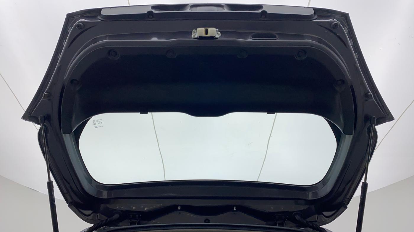 2017 Maruti Swift VXI D, Petrol, Manual, 28,030 km, Boot Door Open