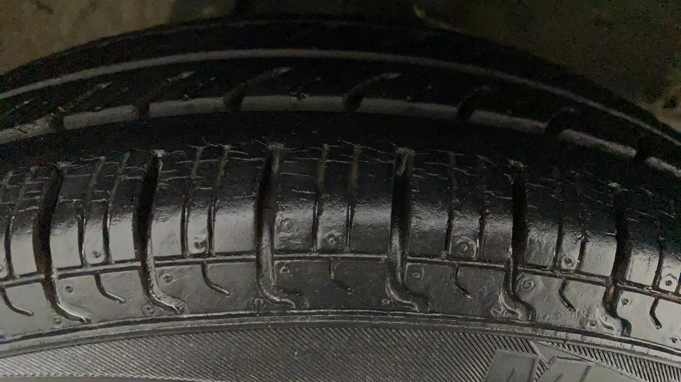 2013 Maruti Alto 800 LXI, Petrol, Manual, 33,721 km, Left Rear Tyre Tread