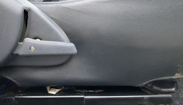 2017 Maruti Alto 800 VXI, Petrol, Manual, 12,932 km, Driver Side Adjustment Panel