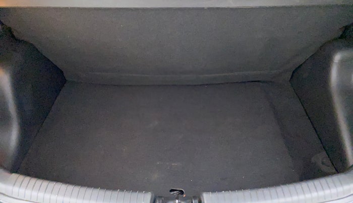 2014 Hyundai Grand i10 SPORTZ 1.2 KAPPA VTVT, Petrol, Manual, 26,760 km, Boot Inside