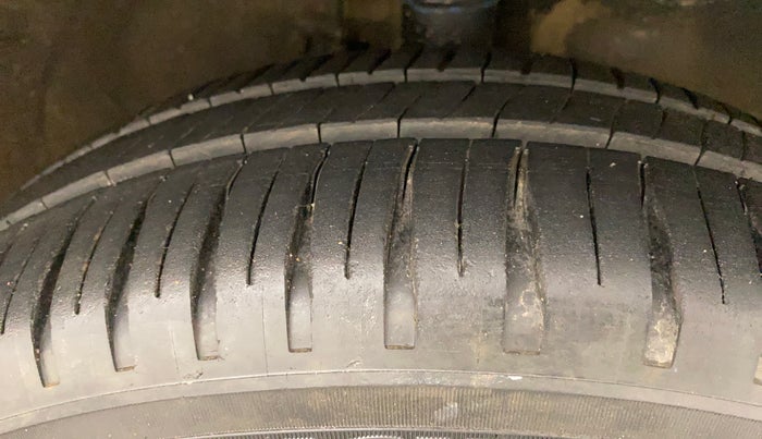 2014 Maruti Wagon R 1.0 VXI, Petrol, Manual, 92,739 km, Right Front Tyre Tread