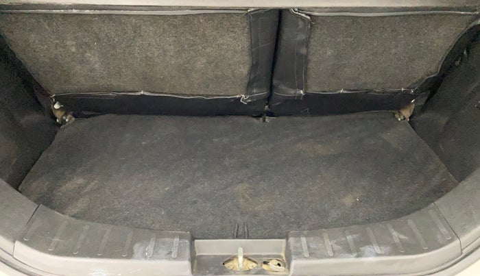 2014 Maruti Wagon R 1.0 VXI, Petrol, Manual, 92,739 km, Boot Inside