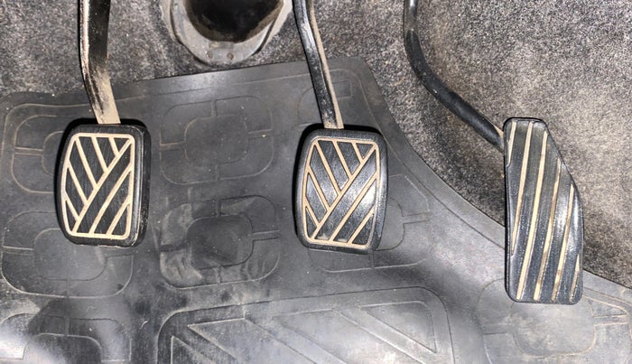 2014 Maruti Wagon R 1.0 VXI, Petrol, Manual, 92,739 km, Pedals