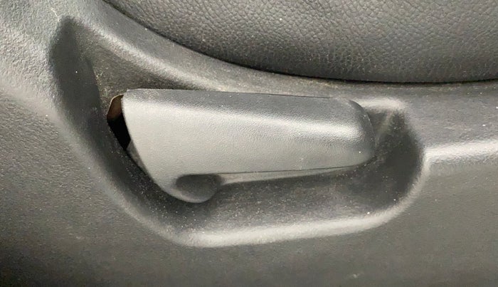 2014 Maruti Wagon R 1.0 VXI, Petrol, Manual, 92,739 km, Driver Side Adjustment Panel