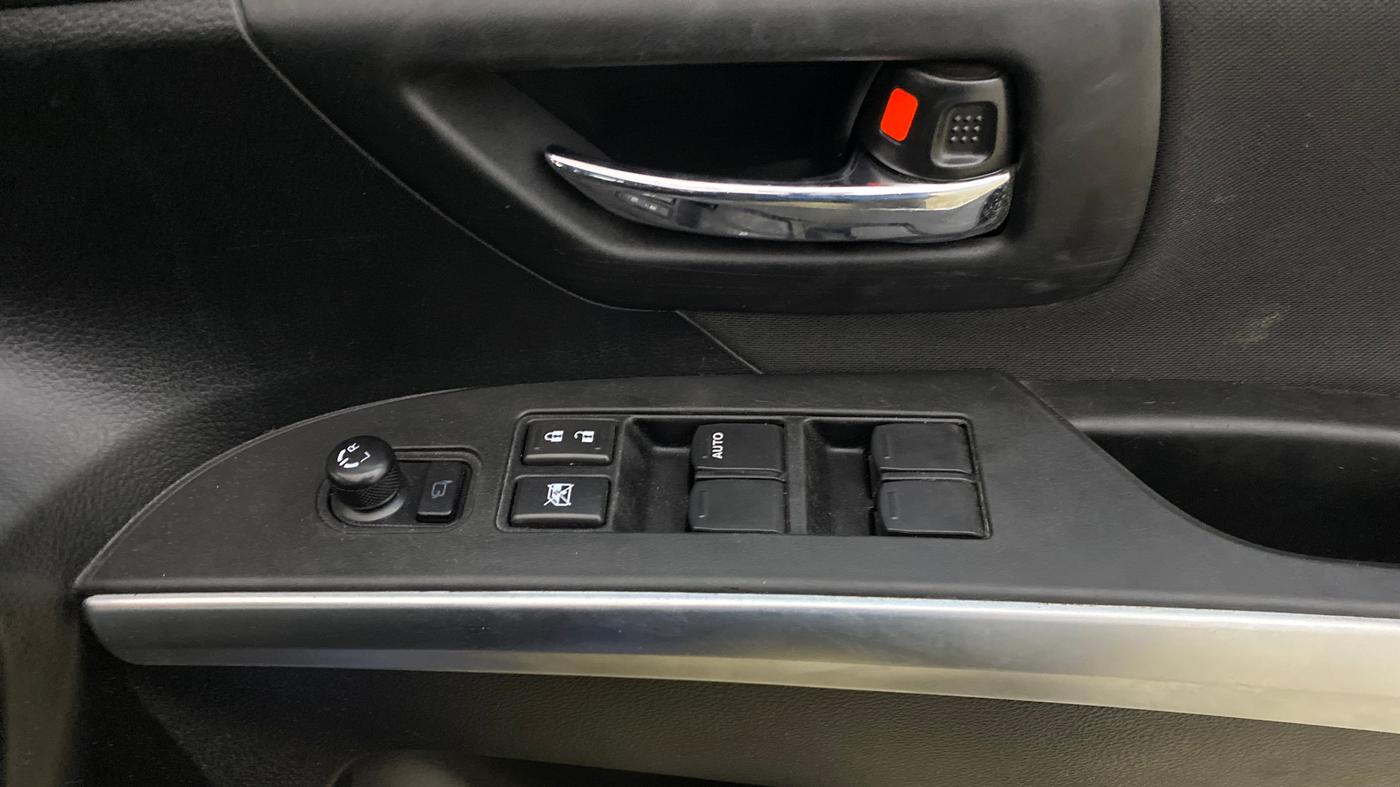 2017 Maruti S Cross ZETA 1.3, Diesel, Manual, 66,909 km, Driver Side Door Panels Control