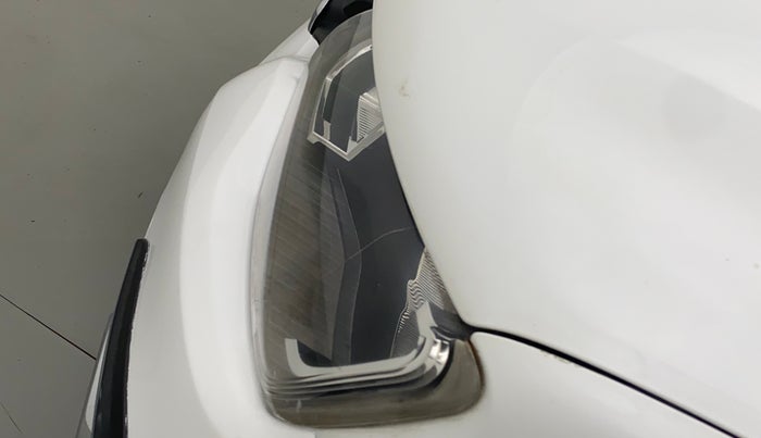 2016 Renault Kwid RXT 0.8, Petrol, Manual, 28,558 km, Left headlight - Clamp has minor damage