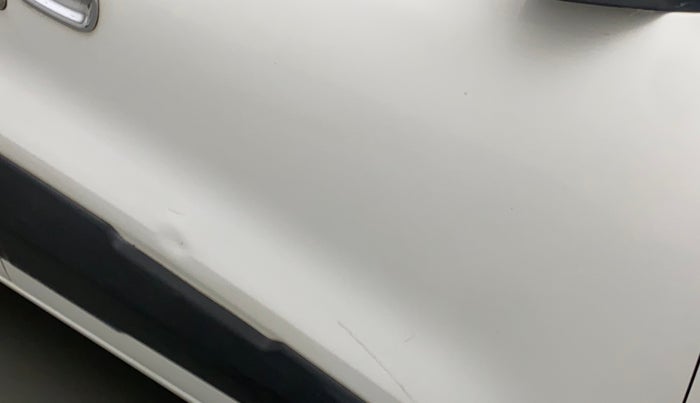 2016 Renault Kwid RXT 0.8, Petrol, Manual, 28,558 km, Driver-side door - Slightly dented