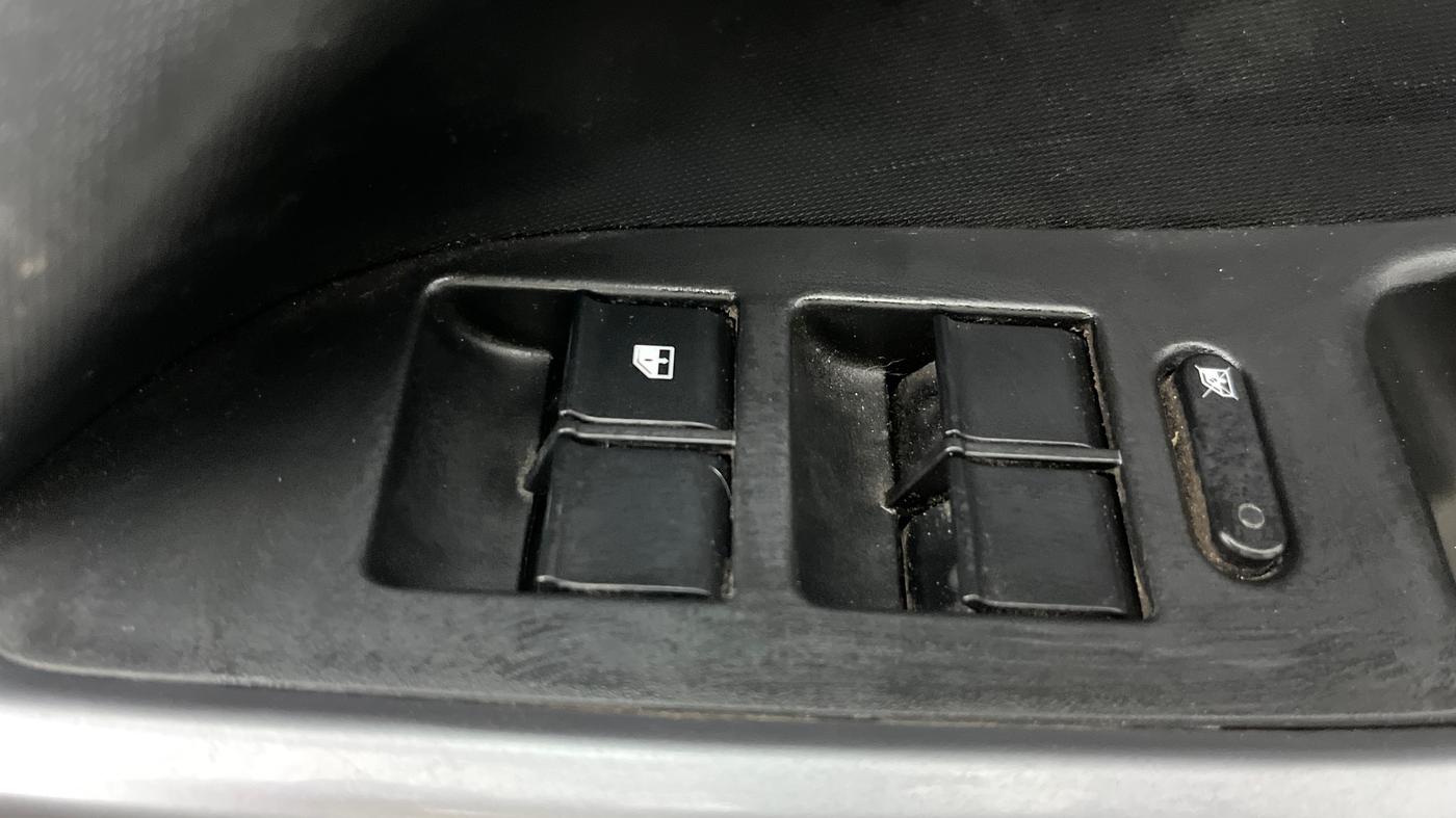 2023 Tata NEXON XM SUNROOF PETROL, CNG, Manual, 38,663 km, Driver Side Door Panels Control