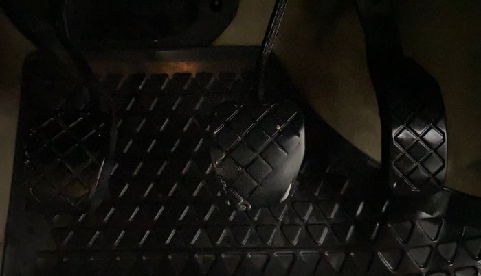 2012 Volkswagen Vento HIGHLINE DIESEL 1.6, Diesel, Manual, 1,31,890 km, Pedals