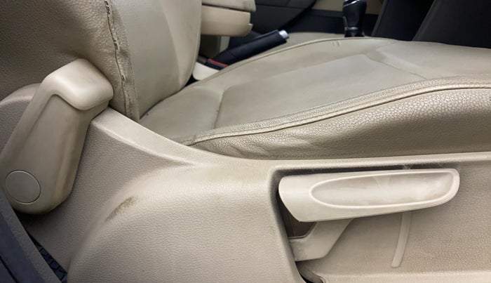 2012 Volkswagen Vento HIGHLINE DIESEL 1.6, Diesel, Manual, 1,31,890 km, Driver Side Adjustment Panel