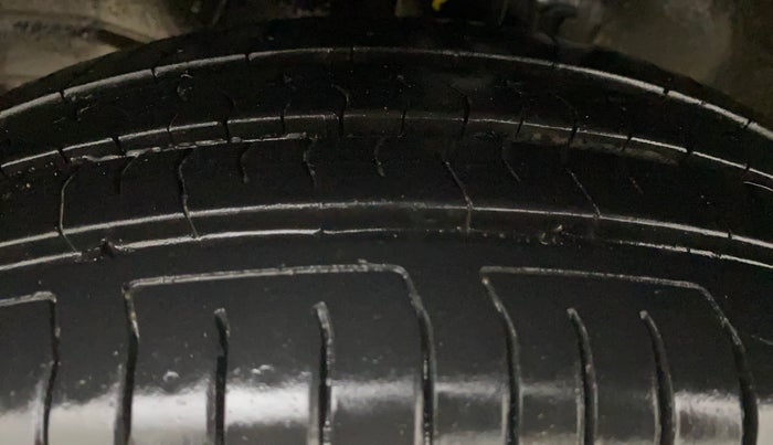 2018 Maruti Wagon R 1.0 VXI + (O) AMT, Petrol, Automatic, 48,749 km, Left Front Tyre Tread