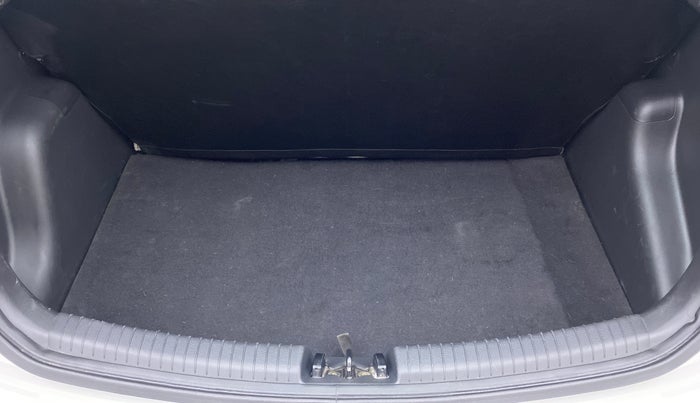 2017 Hyundai Grand i10 SPORTZ 1.2 KAPPA VTVT, Petrol, Manual, 44,080 km, Boot Inside