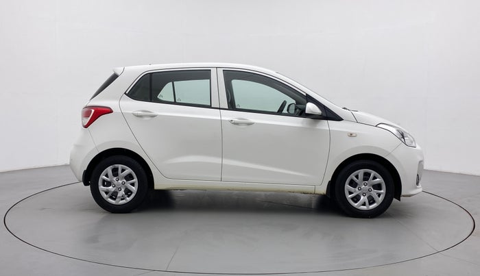 2017 Hyundai Grand i10 SPORTZ 1.2 KAPPA VTVT, Petrol, Manual, 44,080 km, Right Side View