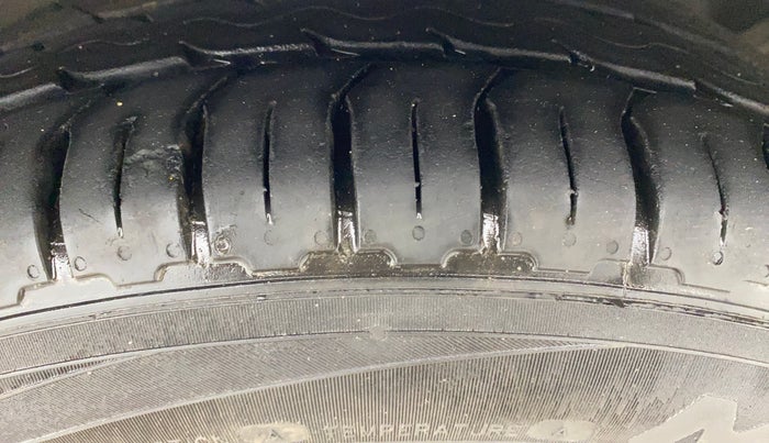 2013 Ford Fiesta STYLE DIESEL, Diesel, Manual, 94,705 km, Right Front Tyre Tread