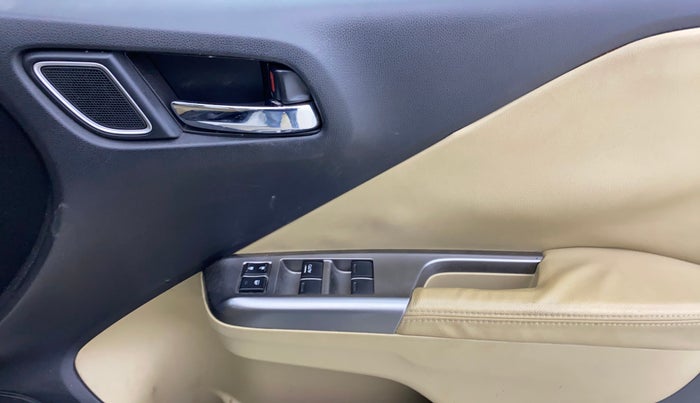 2019 Honda City 1.5L I-VTEC ZX, Petrol, Manual, 1,00,219 km, Driver Side Door Panels Control