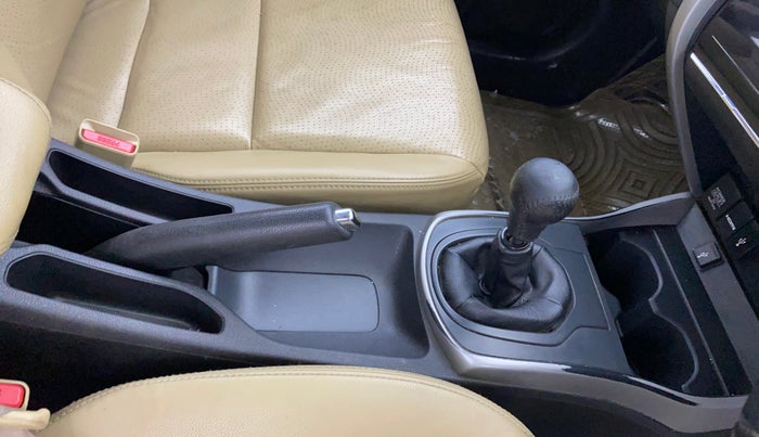 2019 Honda City 1.5L I-VTEC ZX, Petrol, Manual, 1,00,219 km, Gear Lever