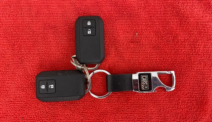 2021 Toyota Glanza G, Petrol, Manual, 28,246 km, Key Close Up