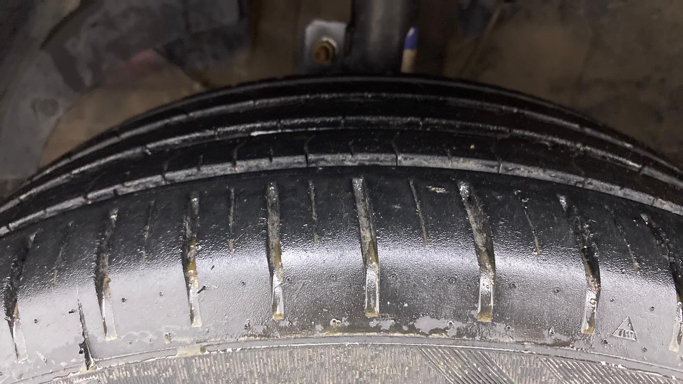 2021 Toyota Glanza G, Petrol, Manual, 28,246 km, Left Front Tyre Tread