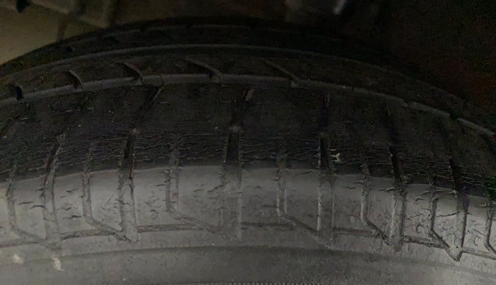 2014 Tata Zest XM PETROL, Petrol, Manual, 63,193 km, Right Rear Tyre Tread