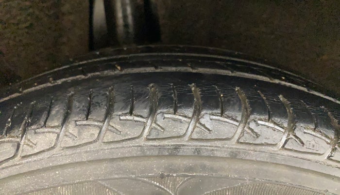 2018 Maruti Baleno DELTA PETROL 1.2, Petrol, Manual, 50,320 km, Right Rear Tyre Tread