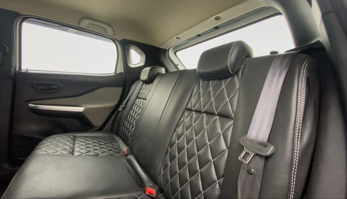 2021 Nissan MAGNITE XE 1.0 MT, Petrol, Manual, 10,111 km, Right Side Rear Door Cabin